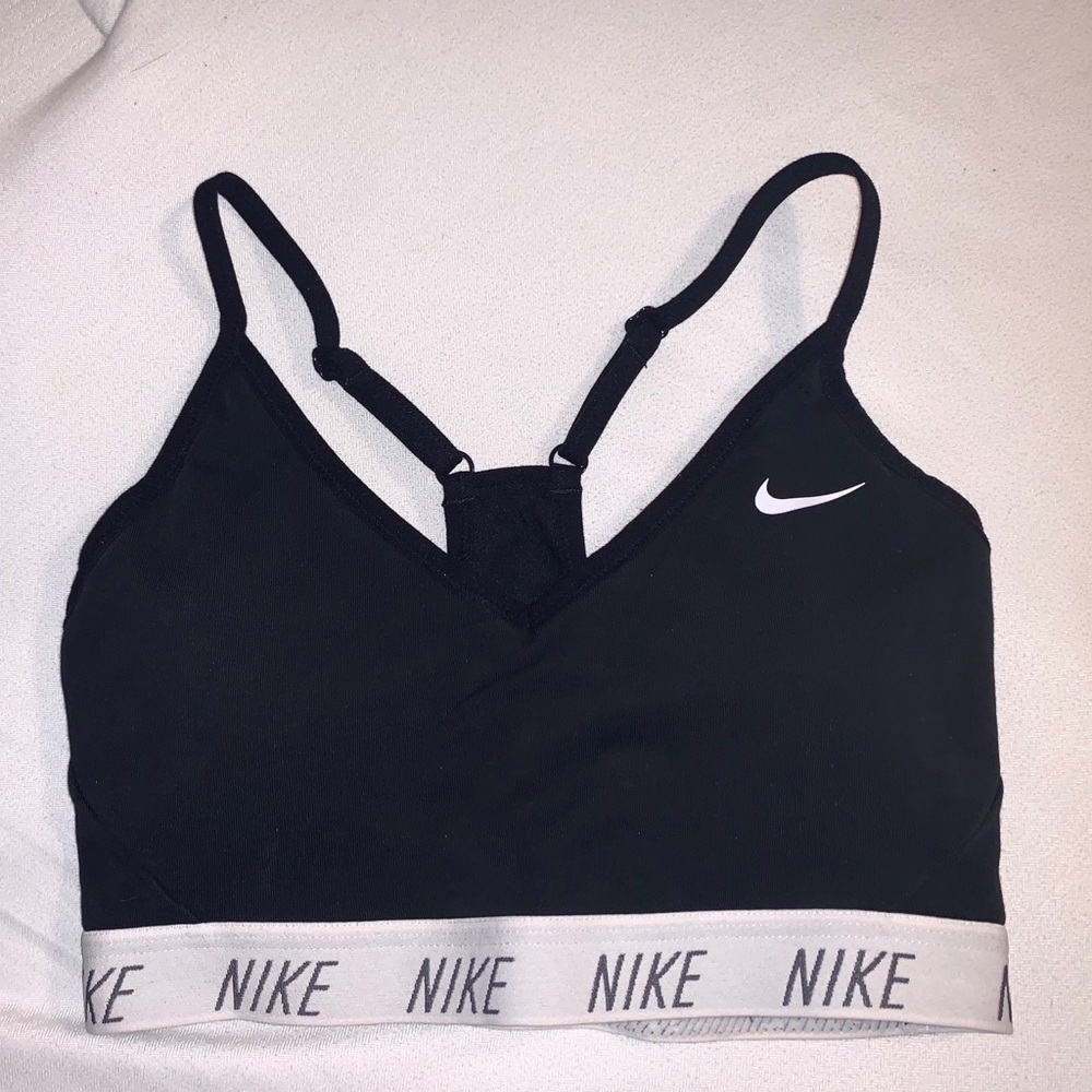 NIKE BLACK SPORTS BRA